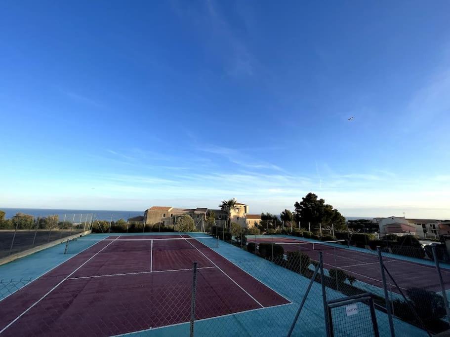 St-Pierre-La-Mer, Bel Appartement A Dans Residence Avec Piscine Et Tennis Entre 5 Et 10 Min De La Plage Fleury  Extérieur photo