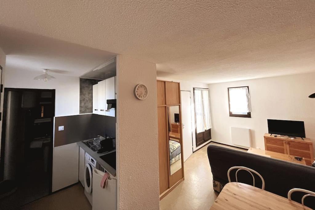 St-Pierre-La-Mer, Bel Appartement A Dans Residence Avec Piscine Et Tennis Entre 5 Et 10 Min De La Plage Fleury  Extérieur photo