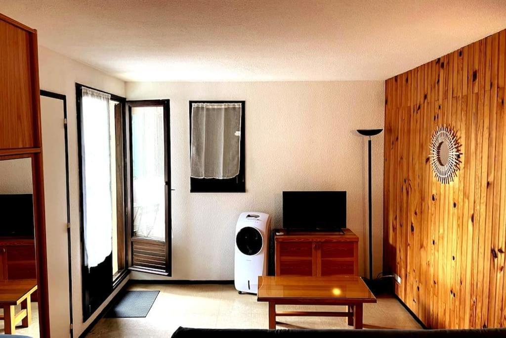 St-Pierre-La-Mer, Bel Appartement A Dans Residence Avec Piscine Et Tennis Entre 5 Et 10 Min De La Plage Fleury  Extérieur photo