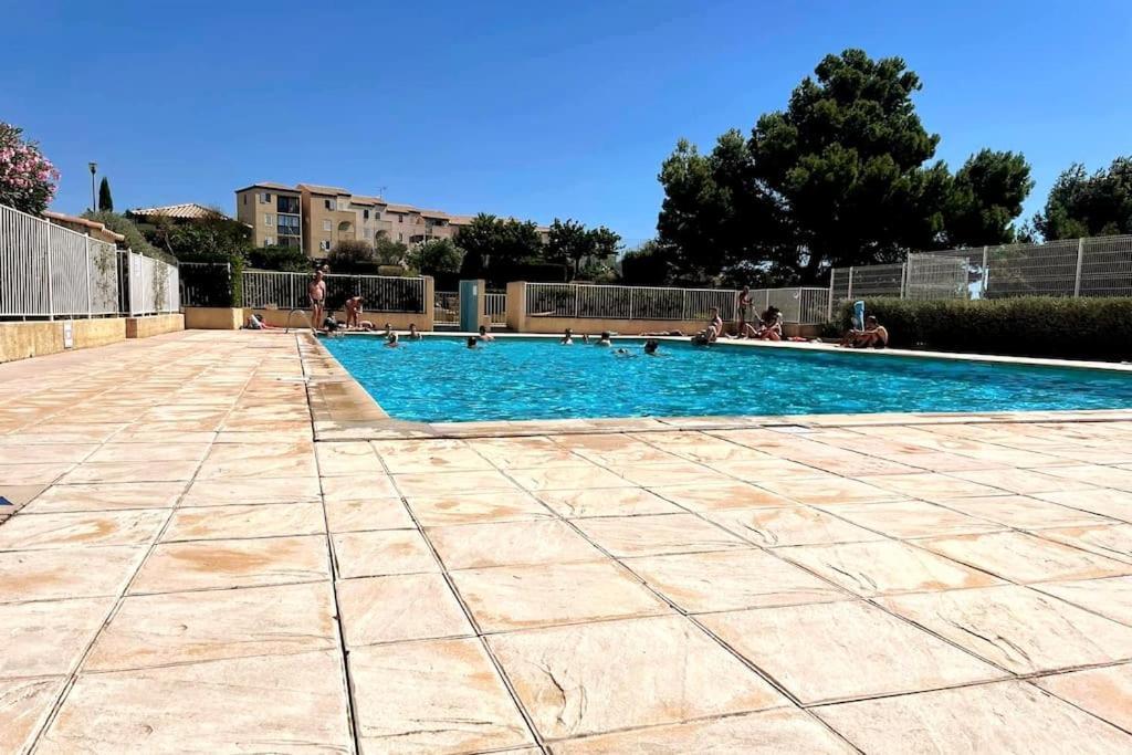 St-Pierre-La-Mer, Bel Appartement A Dans Residence Avec Piscine Et Tennis Entre 5 Et 10 Min De La Plage Fleury  Extérieur photo